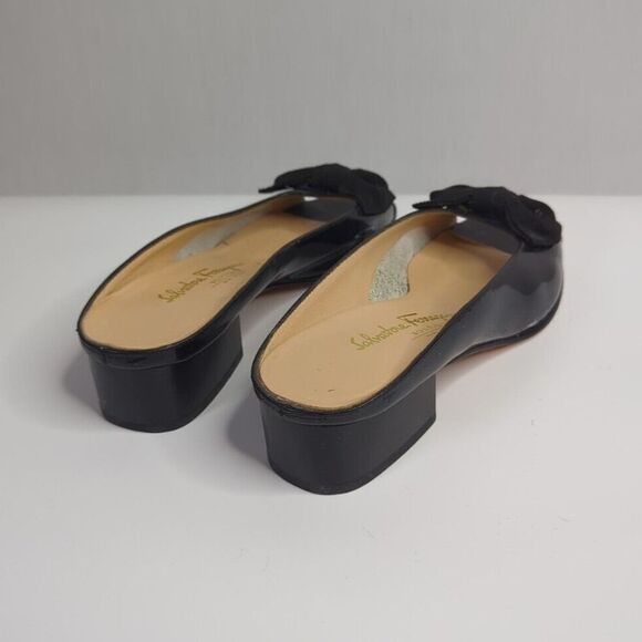 Salvatore Ferragamo Boutique 6.5 B Black Patent Leather With Bow Open Toe Slide - Picture 10 of 16
